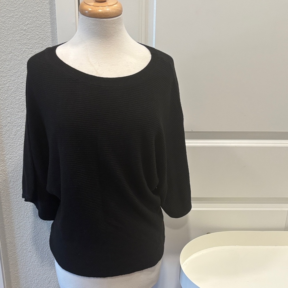 Set of 2 EUC Ellen Tracy Knit Sweaters Black and Rust